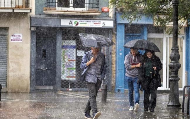 Las precipitaciones pueden llegar acompañadas de fuertes rachas de viento y de granizo. Las precipitaciones pueden llegar acompañadas de fuertes rachas de viento y de granizo.