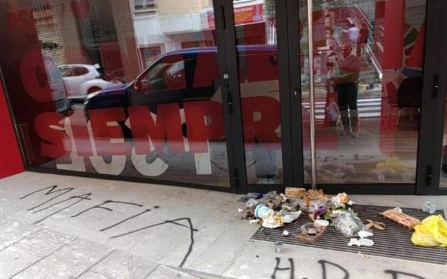 Así ha quedado la sede de los socialistas cántabros. / PSOE Así ha quedado la sede de los socialistas cántabros.