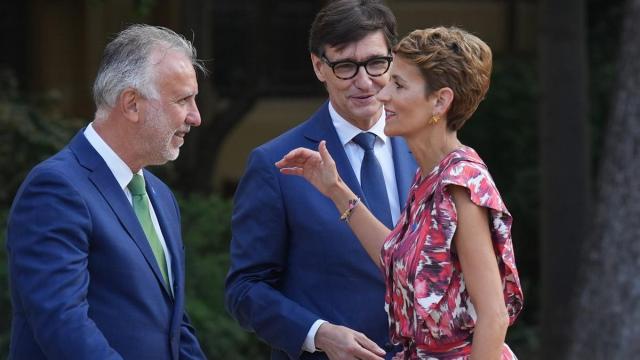 El ministro de Política Territorial, Ángel Víctor Torres, con la presidenta navarra, María Chivite, y el president Salvador Illa / Europa Press El ministro de Política Territorial, Ángel Víctor Torres, con la presidenta navarra, María Chivite, y el president Salvador Illa