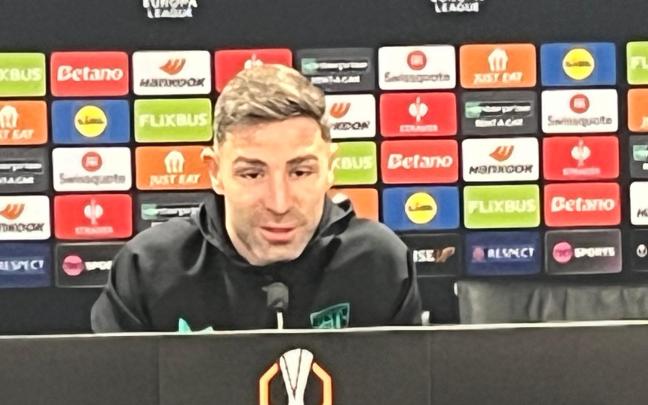 Yeray esta tarde en rueda de prensa antes del entrenamiento en Old Trafford Yeray esta tarde en rueda de prensa antes del entrenamiento en Old Trafford
