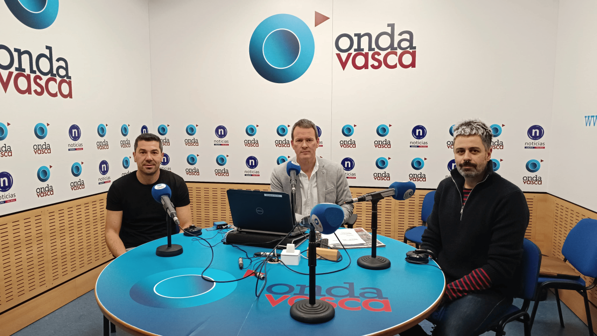 Roberto Corral y Luis Escalona en los estudios de ONDA VASCA