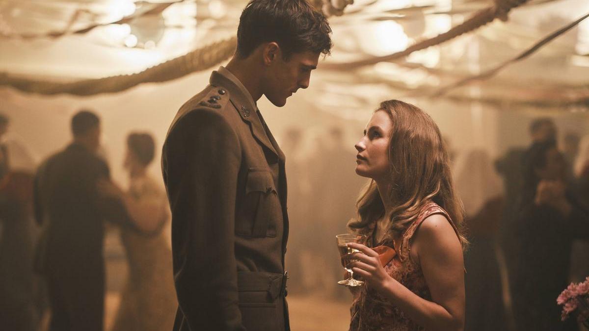La miniserie de cinco capítulos mezcla el romance con el drama bélico.