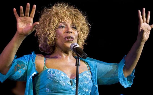 La cantante estadounidense Roberta Flack durante una actuación en 2005. / EFE La cantante estadounidense Roberta Flack durante una actuación en 2005.