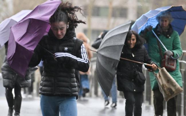 Para este próxima noche se esperan rachas intensas de viento. / Oskar Gonzalez Para este próxima noche se esperan rachas intensas de viento.